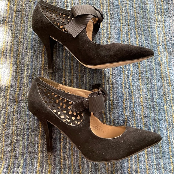 Black Suede Bow Heels - Picture 4 of 6